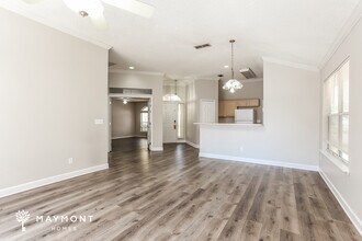 884 Putters Green Way N, Unit 103 in Jacksonville, FL - Foto de edificio - Building Photo