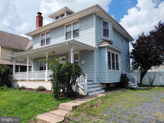 property at 711 Bridgeboro St