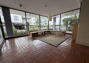 5 Admiral Dr in Emeryville, CA - Building Photo - Building Photo