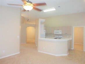 1410 Scotch Pine Dr in Brandon, FL - Building Photo - Building Photo