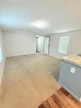 127 Dolphin Harbor S in Baytown, TX - Building Photo - Building Photo