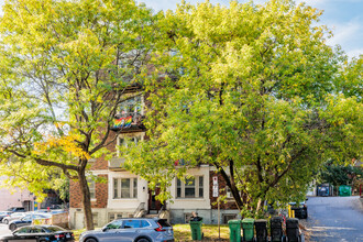 Pembroke in Montréal, QC - Building Photo - Building Photo