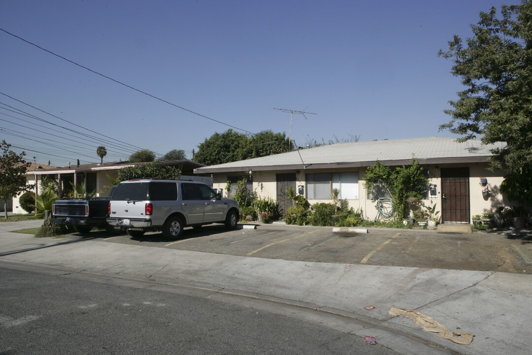 8224 2nd St in Paramount, CA - Building Photo