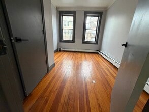 72 Clifton Pl, Unit 1L in Jersey City, NJ - Building Photo - Building Photo