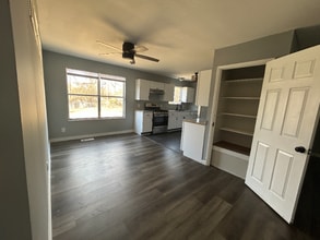 10411 Royal Dr in St. Louis, MO - Building Photo - Building Photo