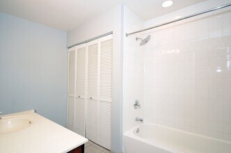 1255 S State St, Unit 1909 in Chicago, IL - Building Photo - Building Photo