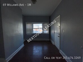 69 Williams Ave in Jersey City, NJ - Building Photo - Building Photo