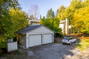 6835 SW Childs Rd in Tualatin, OR - Building Photo