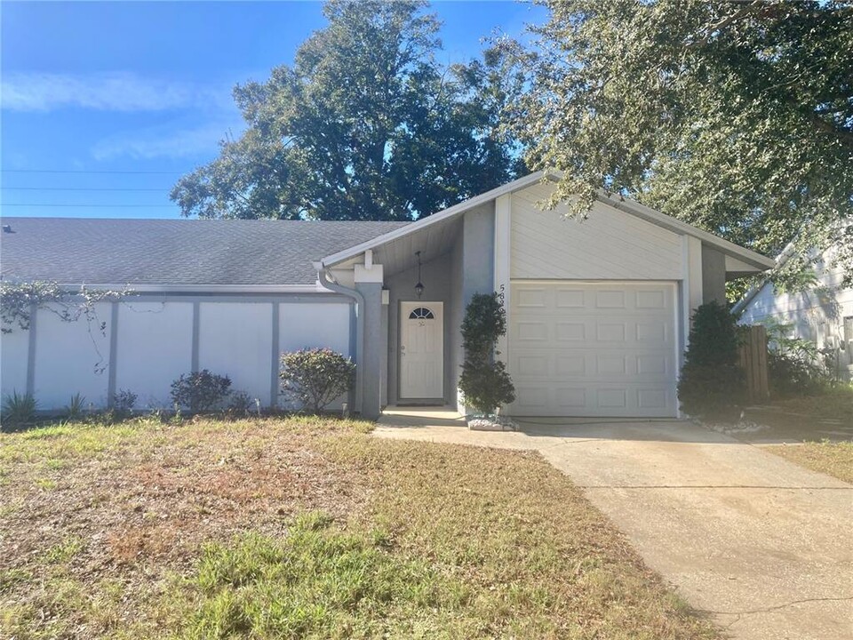 5822 Shale Ct in Winter Park, FL - Building Photo