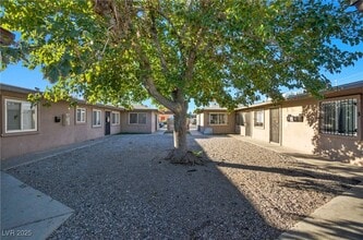 2505 Cedar Ave in Las Vegas, NV - Foto de edificio - Building Photo