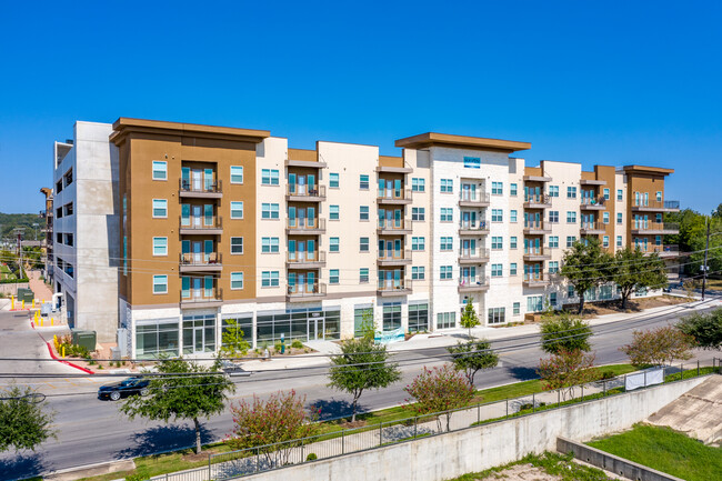 College Town at Texas State in San Marcos, TX - Building Photo - Building Photo