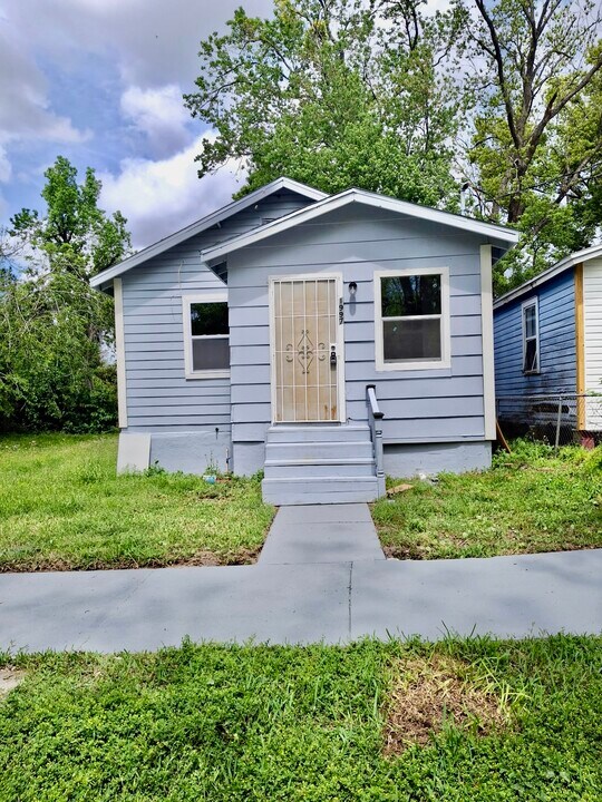 1997 W 20th St in Jacksonville, FL - Building Photo