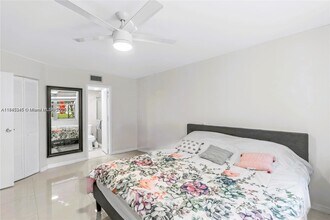 2600 NW 49th Ave in Lauderdale Lakes, FL - Building Photo - Building Photo