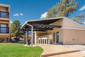 Broadmoor Springs in Colorado Springs, CO - Foto de edificio - Building Photo