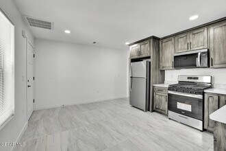 1107 Myrtle Ave, Unit D in El Paso, TX - Building Photo - Building Photo