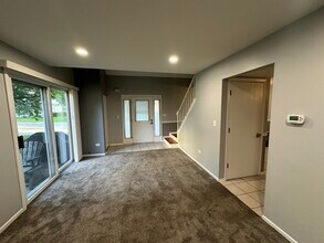 11702 Pine Way in Huntley, IL - Building Photo - Building Photo