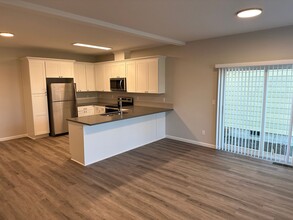 12 Sand Ridge Ct in Lebanon, OR - Building Photo - Building Photo