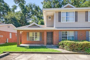 1905 Honeysuckle Dr in Tallahassee, FL - Building Photo