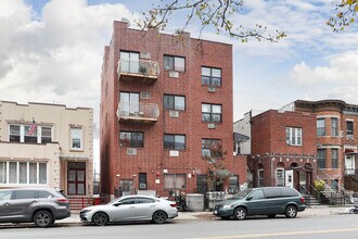 556 60th St in Brooklyn, NY - Foto de edificio - Building Photo