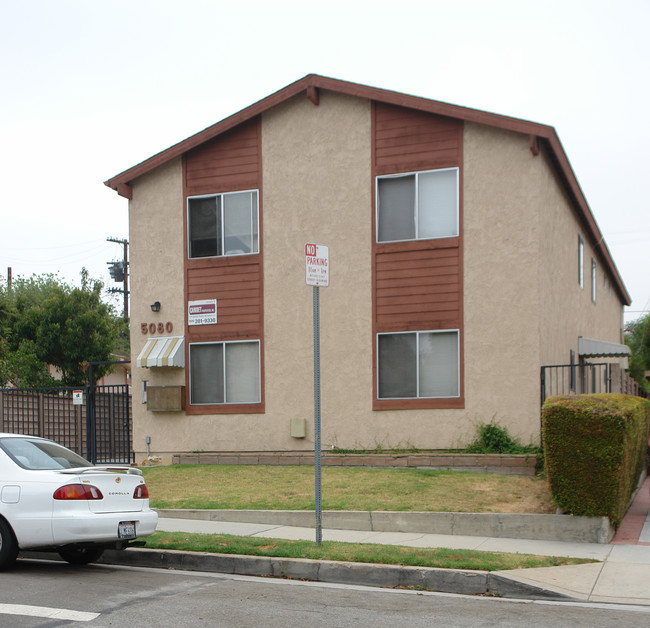 5080 Glen Iris Ave in Los Angeles, CA - Building Photo - Building Photo