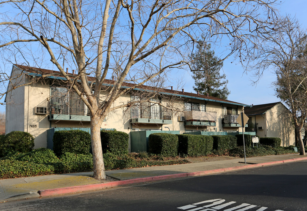 Evan Alan Apartments in Dublin, CA - Building Photo