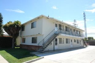 824 Deland Ave Apartments