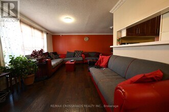 41 Gemshaw Crescent in Toronto, ON - Building Photo - Building Photo