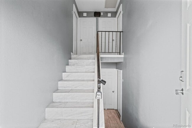 3445 Cochran Dr, Unit A in Colorado Springs, CO - Foto de edificio - Building Photo