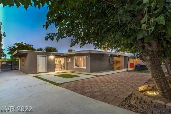 2505 Laurie Dr in Las Vegas, NV - Building Photo - Building Photo