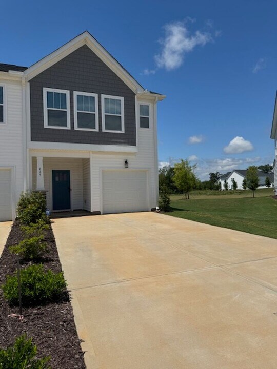 425 Hazelcote Rd in Greenville, SC - Building Photo