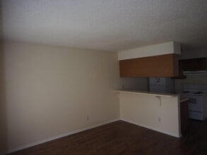 124 Hillside Dr in Elgin, TX - Building Photo - Building Photo