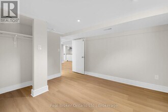 223 Bond St N in Hamilton, ON - Building Photo - Building Photo
