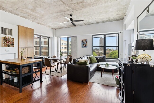 1122 W Catalpa Ave in Chicago, IL - Building Photo - Building Photo