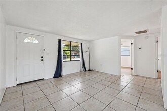 7124 Florestate Dr in Hudson, FL - Building Photo - Building Photo