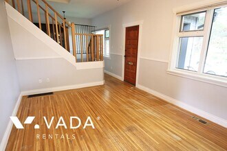 76 E 42nd Ave in Vancouver, BC - Building Photo - Building Photo