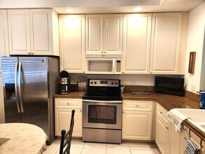 1 Harbour Isle Dr E in Fort Pierce, FL - Building Photo - Building Photo