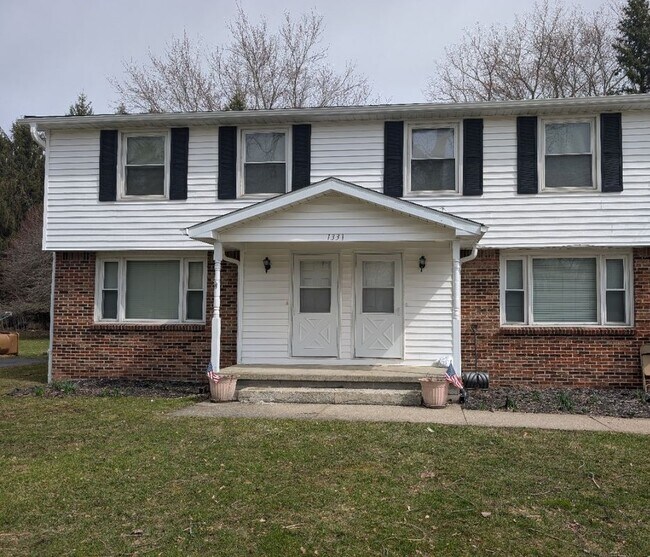 1331 Borden Rd in Depew, NY - Building Photo - Building Photo