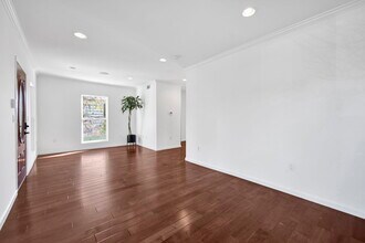 2124 Reservoir St in Los Angeles, CA - Building Photo - Building Photo