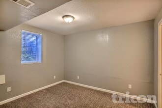 895 S Garrison St in Lakewood, CO - Foto de edificio - Building Photo