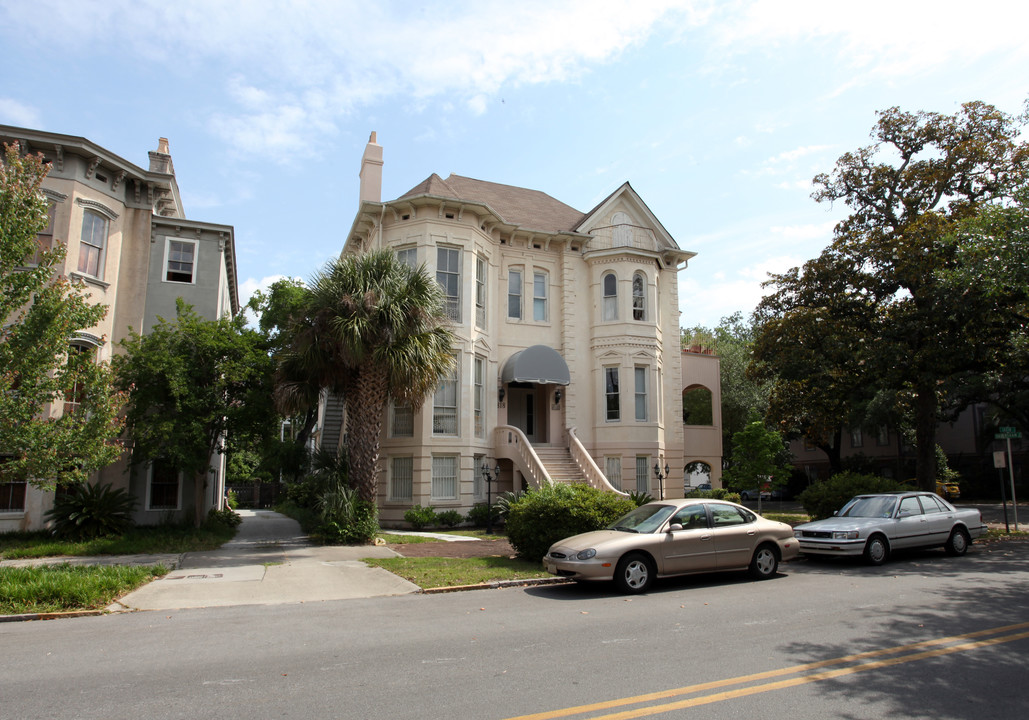 318 E Gaston St in Savannah, GA - Building Photo