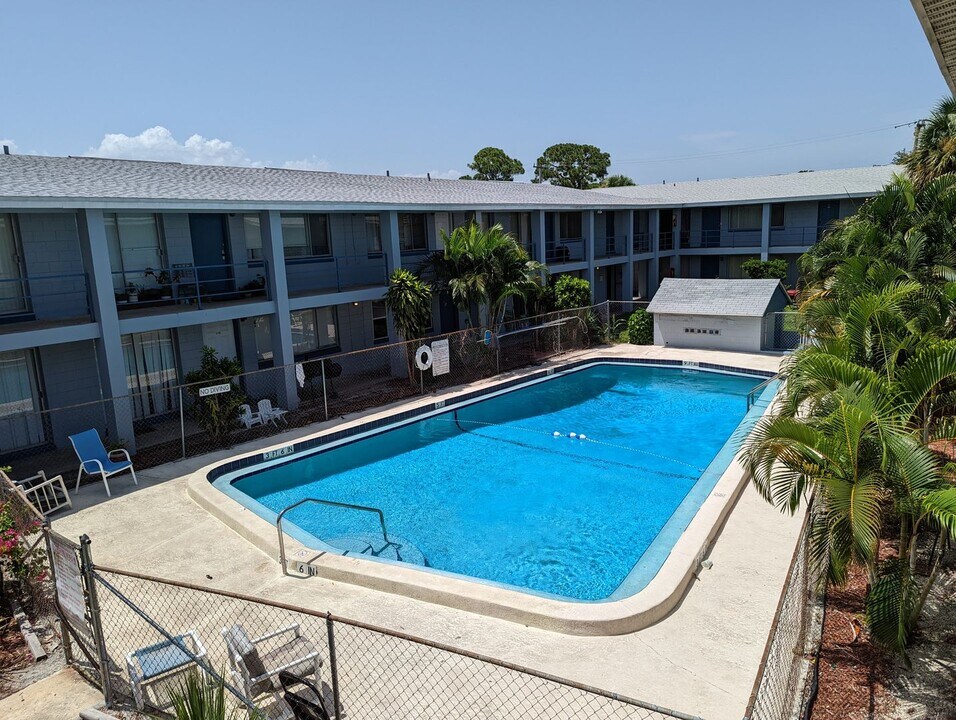 140 Minna Ln in Merritt Island, FL - Building Photo