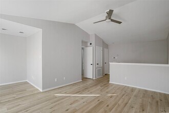 6633 W Airport Blvd in Houston, TX - Building Photo - Building Photo