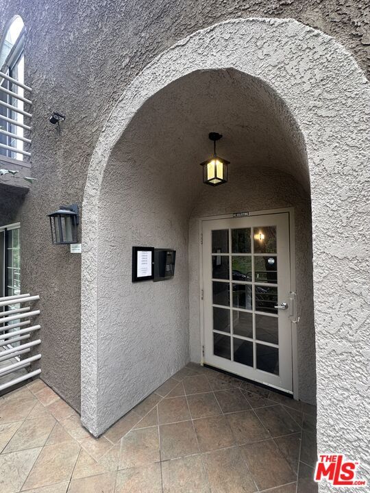 22423 Del Valle St in Los Angeles, CA - Building Photo - Building Photo