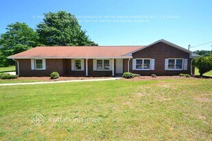 343 Willowwind Dr in Loganville, GA - Building Photo