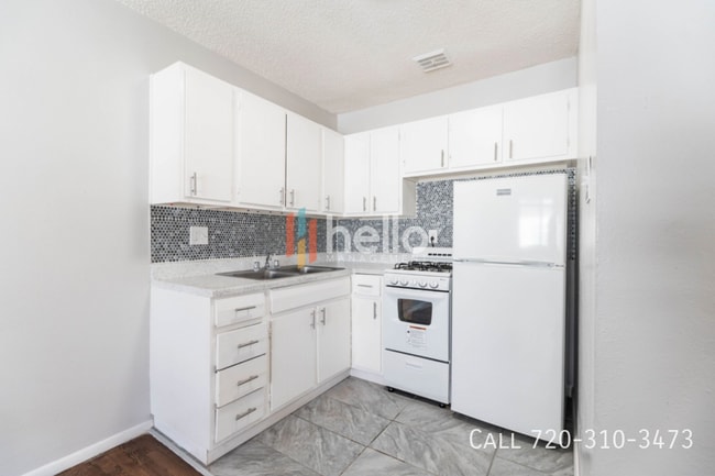 property at 1410 N Moline St