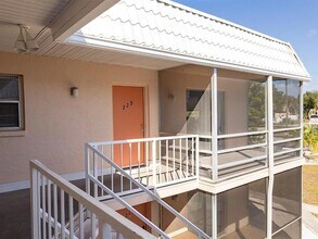 400 Base Ave E, Unit 229 in Venice, FL - Building Photo - Building Photo