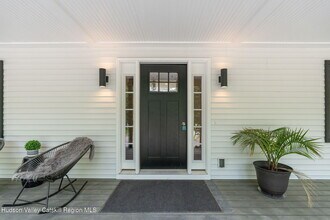 32 Maurizi Ln in Woodstock, NY - Building Photo - Building Photo