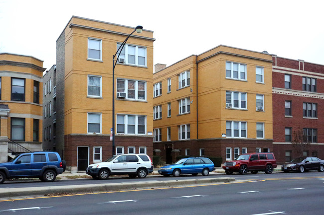4105 N Ashland Ave in Chicago, IL - Foto de edificio - Building Photo