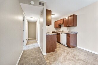 Huron River Rockwood Apartments in Rockwood, MI - Foto de edificio - Building Photo