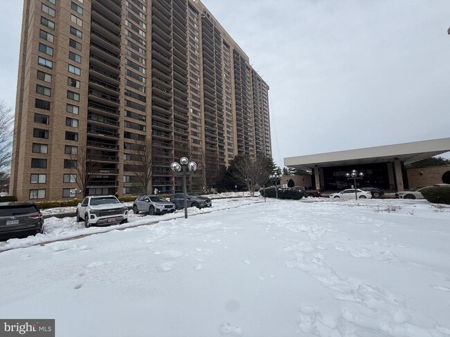 property at 3701 S George Mason Dr